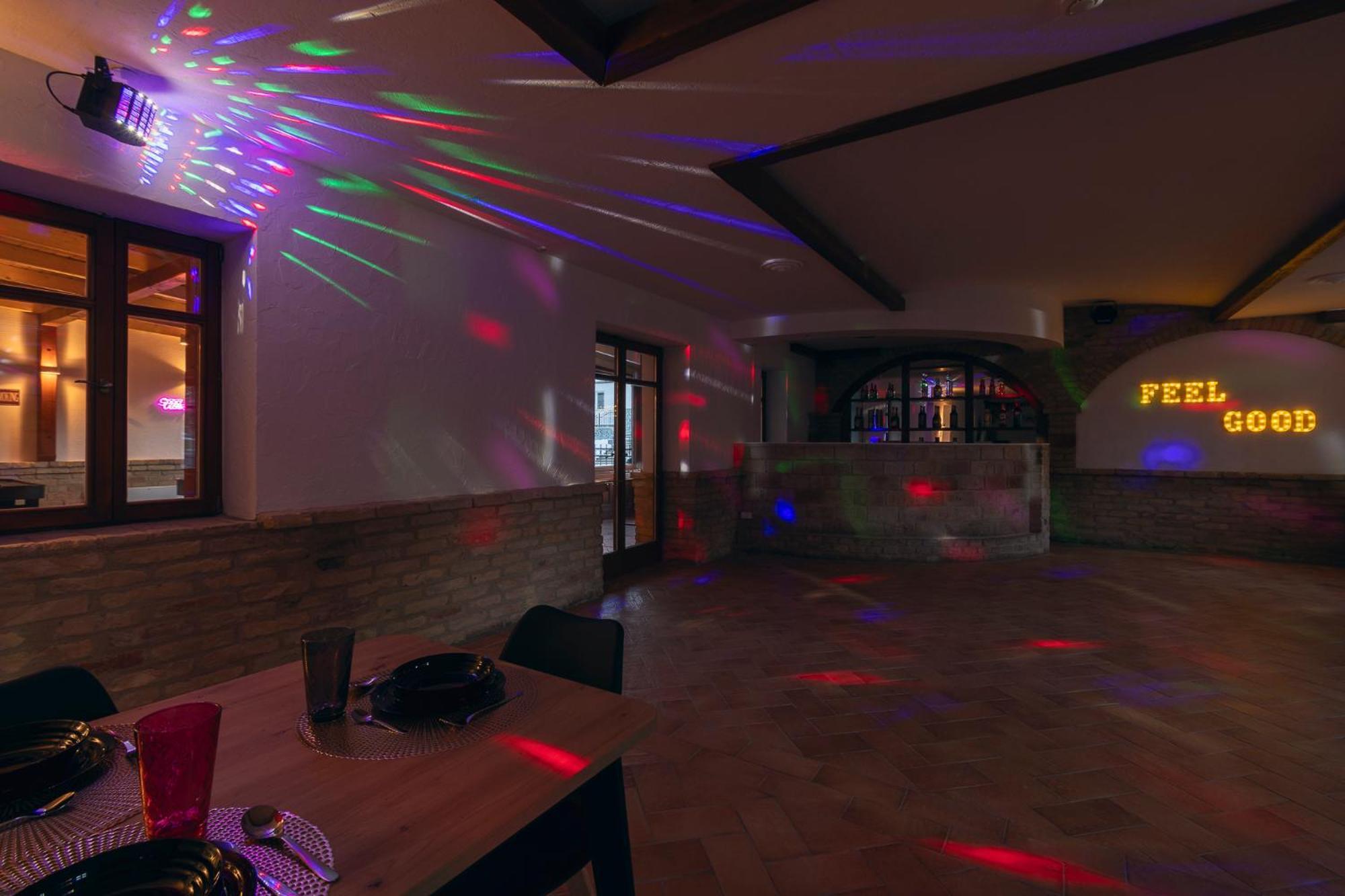 Feel Good House Hotell Notincs Exteriör bild